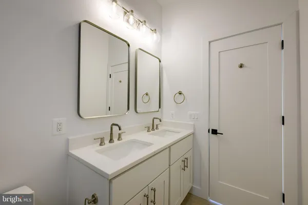 $3,500 | 4347 Harrison Street Northwest, Unit 3, Washington, DC 20015