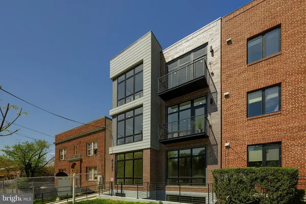 $3,500 | 4347 Harrison Street Northwest, Unit 3, Washington, DC 20015