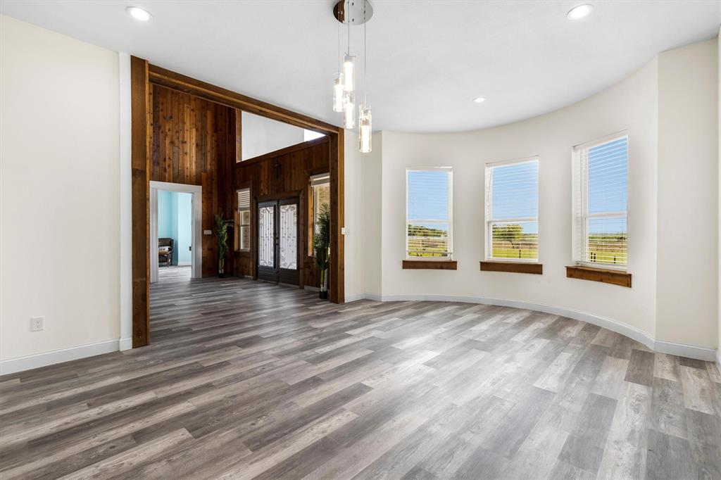 241 Gentry Road Ennis, TX 75119 - Photo 7 of 38