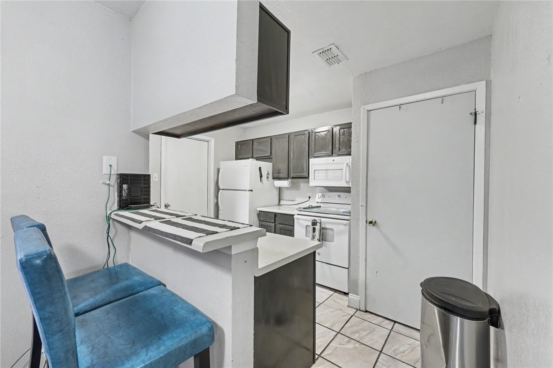 7130 Everhart Road, Unit 4 Corpus Christi, TX 78413 - Photo 10 of 27