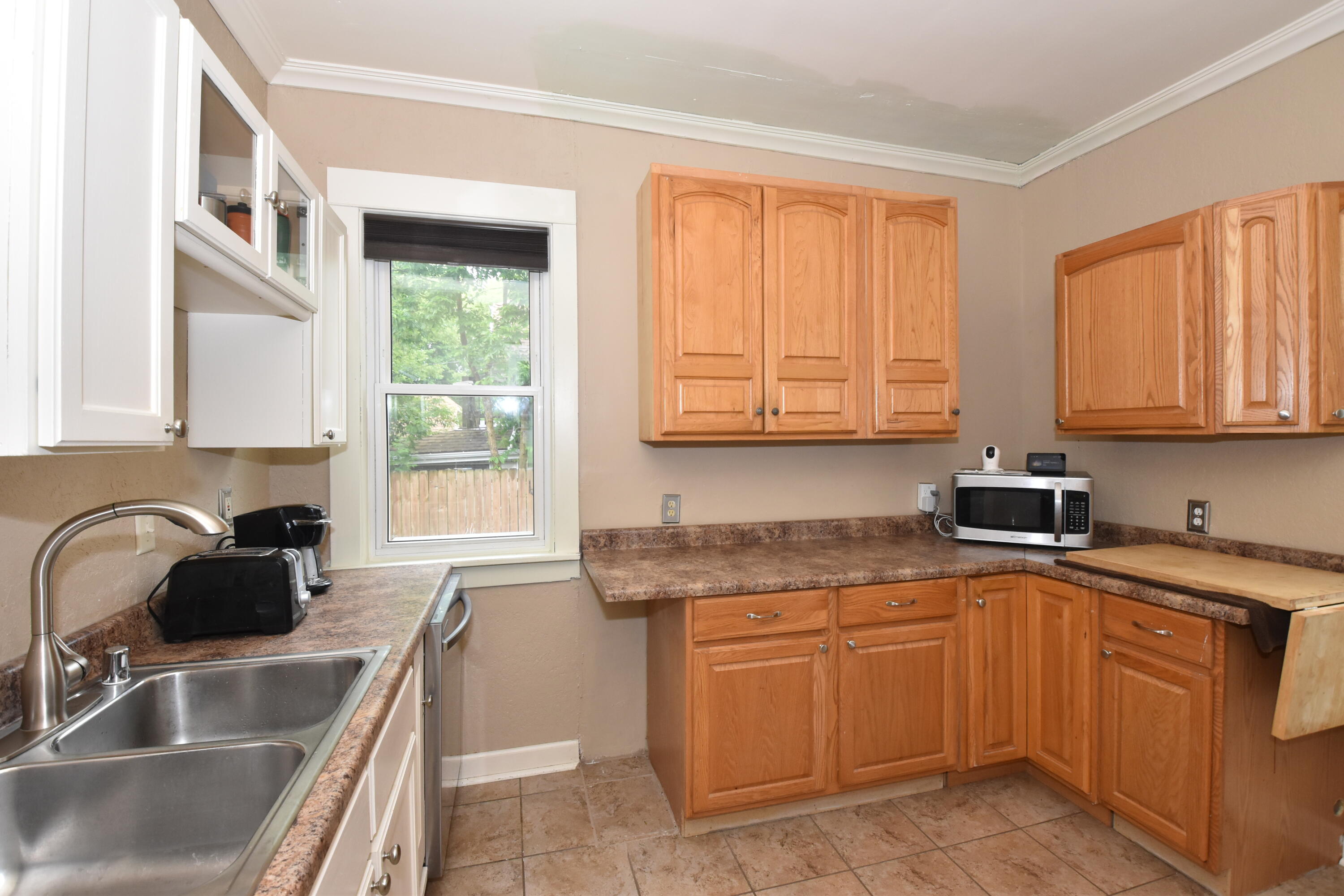 1707 Carlisle Avenue Racine, WI 53404 - Photo 12 of 27 Kitchen