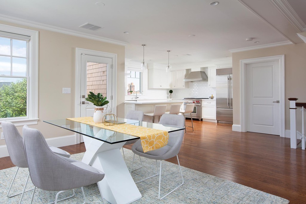 27 Summit Avenue, Unit 27 Brookline, MA 02446 - Photo 4 of 21