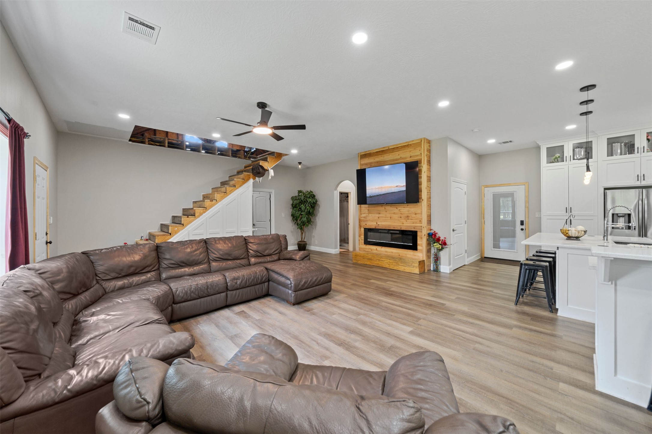 384 County Road 352 Cleveland, TX 77327 - Photo 10 of 47