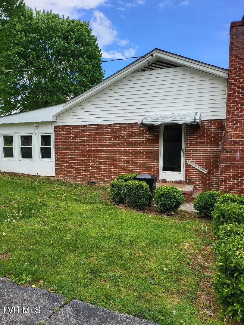 117 Tyler Street Erwin, TN 37650 - Photo 11 of 15 tyler side