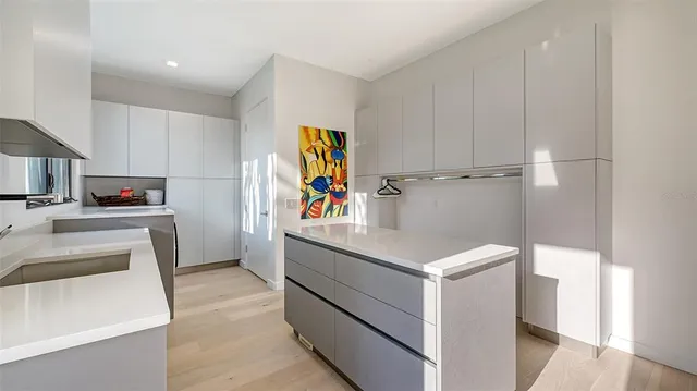 $7,900,000 | 1540 Hillview Drive, Sarasota, FL 34239