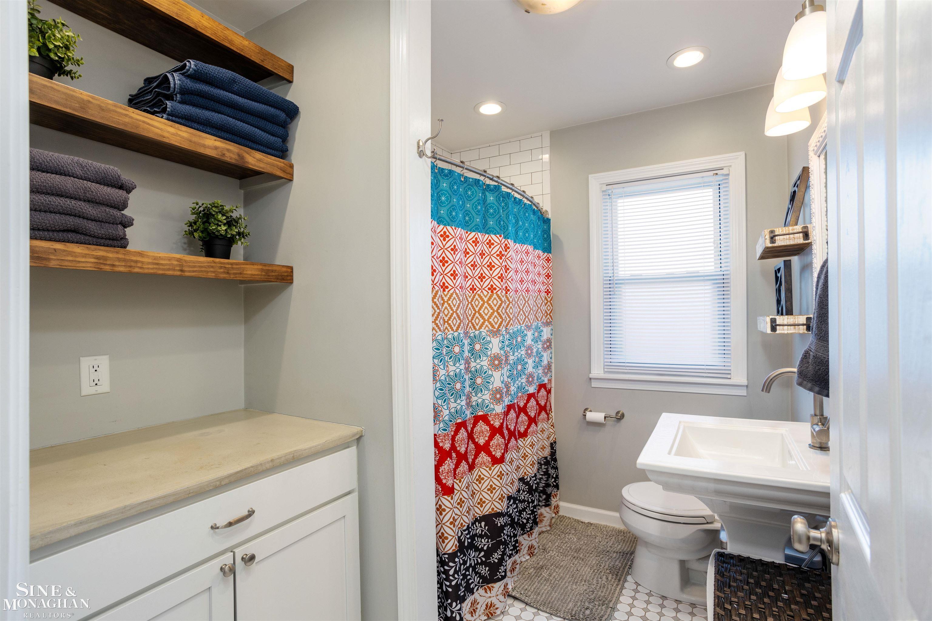 1849 Hampton Road Grosse Pointe, MI 48236 - Photo 16 of 42 1st Full Bath