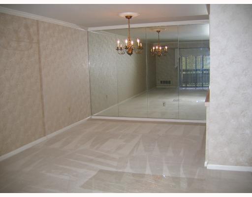 1500 Cochran Road, Unit 414 Pittsburgh, PA 15243 - Photo 5 of 8 Dining Room.