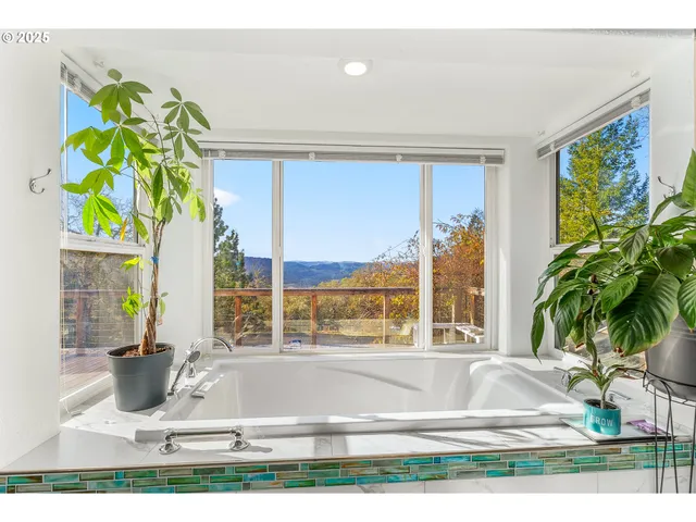 $1,400,000 | 1670 Grouse Butte Lane, Roseburg, OR 97470