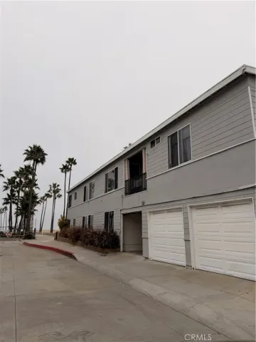 $5,995 | 418 East Oceanfront, Newport Beach, CA 92661