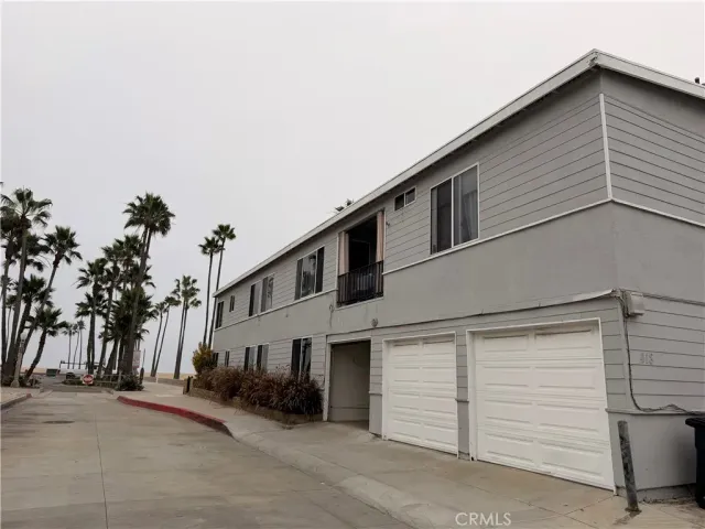 $5,995 | 418 East Oceanfront, Newport Beach, CA 92661