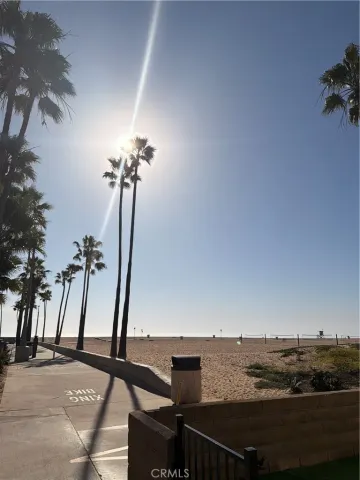 $5,995 | 418 East Oceanfront, Newport Beach, CA 92661