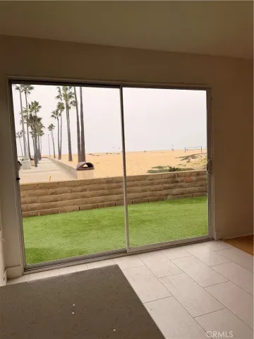 $5,995 | 418 East Oceanfront, Newport Beach, CA 92661