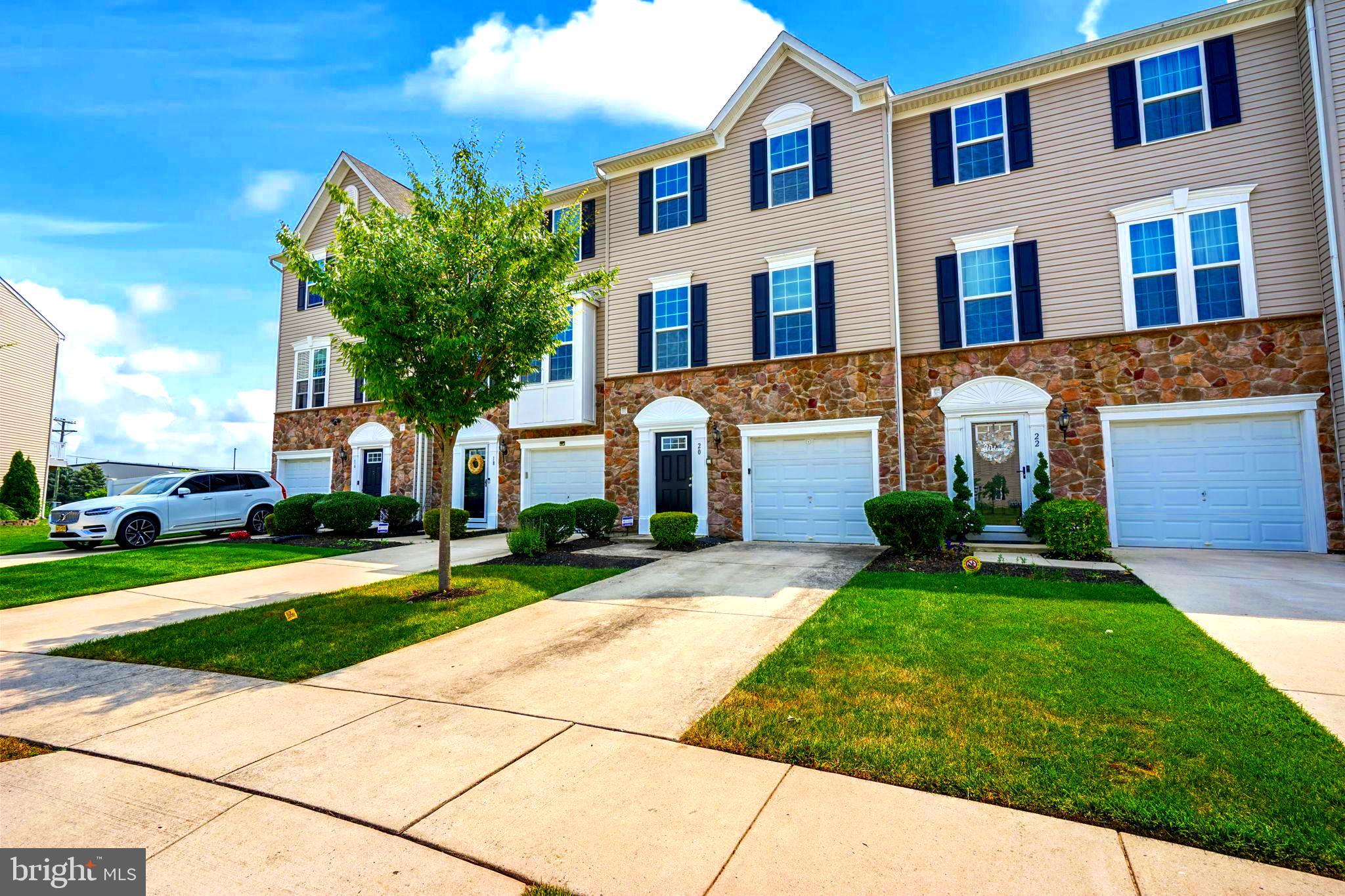 20 Benford Lane Edgewater Park, NJ 08010 - Photo 3 of 34