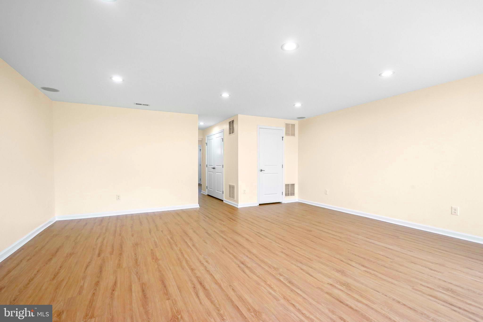 20 Benford Lane Edgewater Park, NJ 08010 - Photo 8 of 34