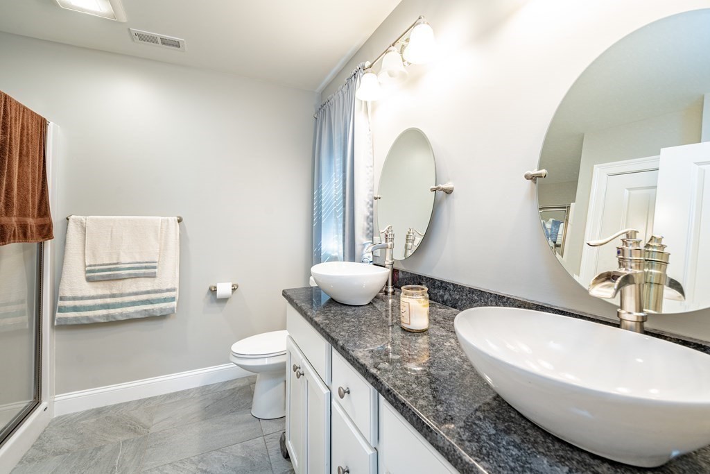 157 Canterbury Road Springfield, MA 01118 - Photo 15 of 38