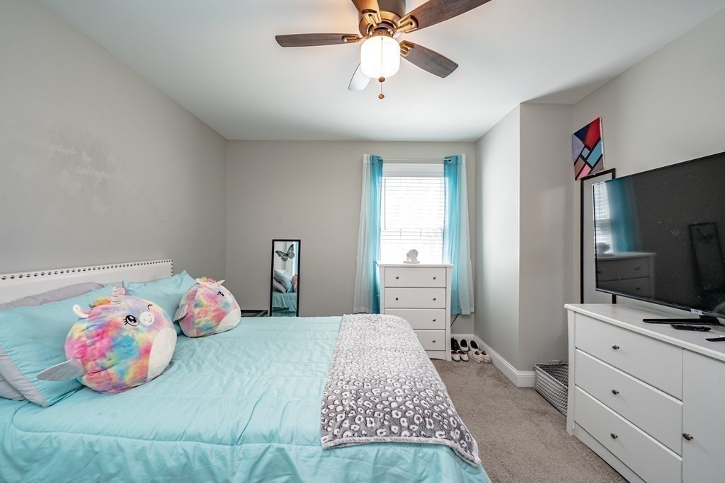 157 Canterbury Road Springfield, MA 01118 - Photo 28 of 38