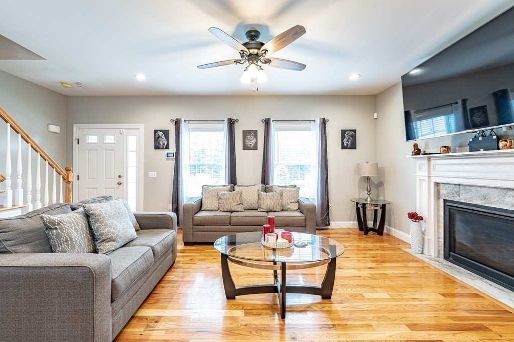 157 Canterbury Road Springfield, MA 01118 - Photo 5 of 38