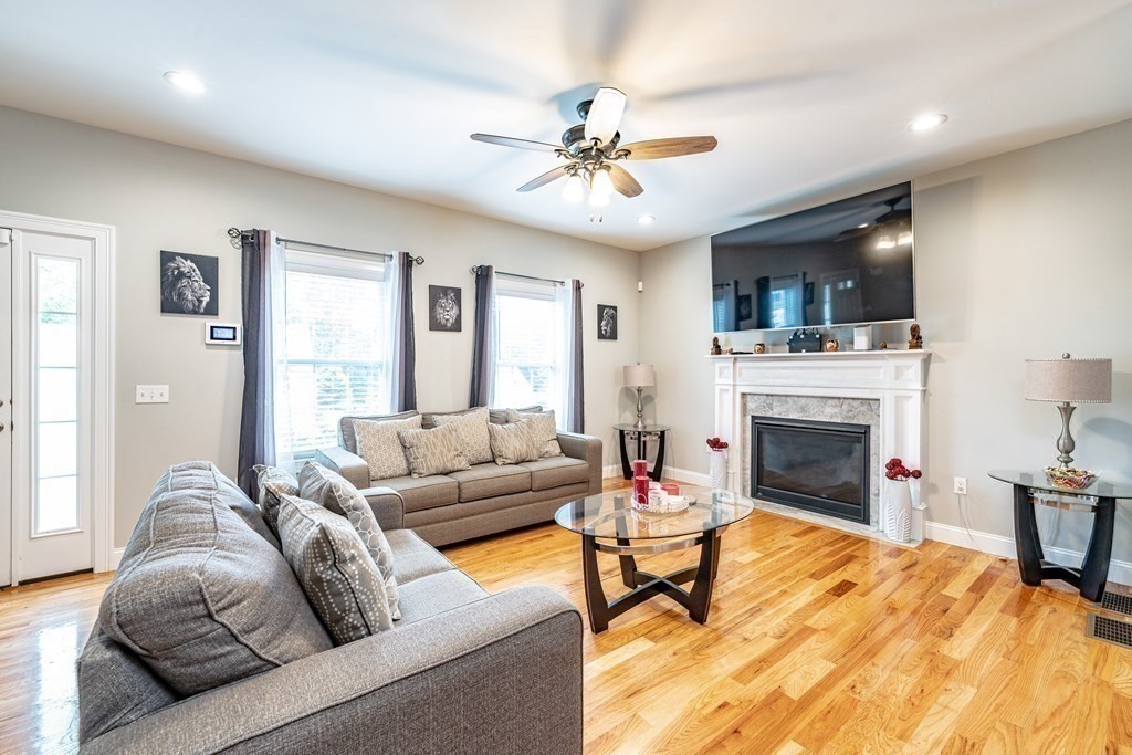 157 Canterbury Road Springfield, MA 01118 - Photo 8 of 38