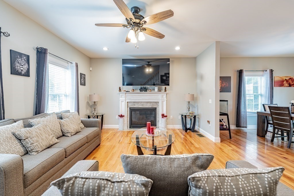 157 Canterbury Road Springfield, MA 01118 - Photo 9 of 38