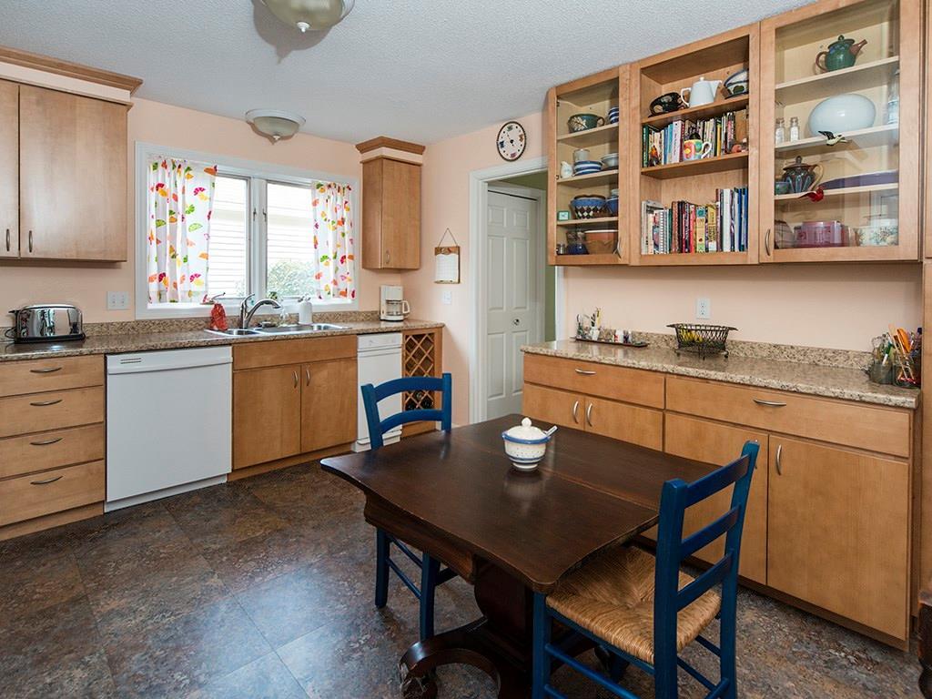 21 Foreside Common Road, Unit 21 Falmouth, ME 04105 - Photo 3 of 15 Kitchen.