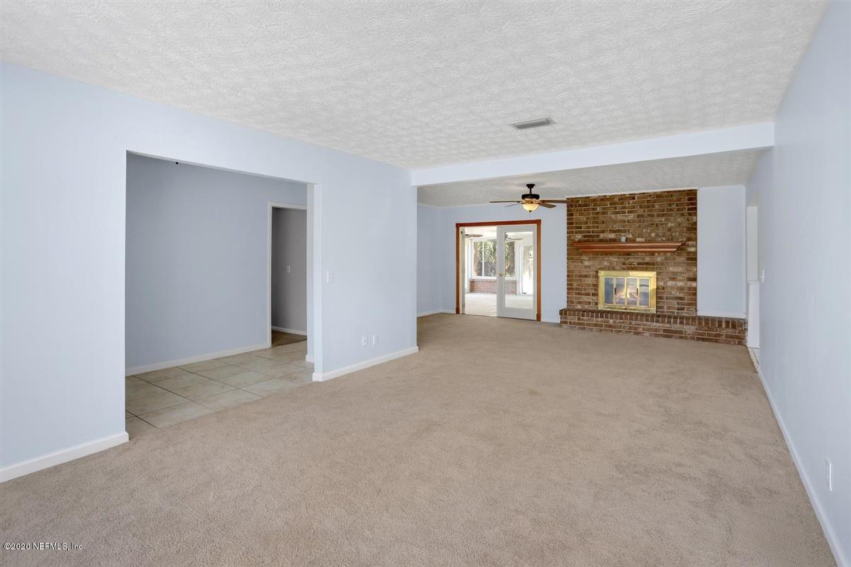 198 Foxridge Road Orange Park, FL 32065 - Photo 5 of 26 04-Living Room