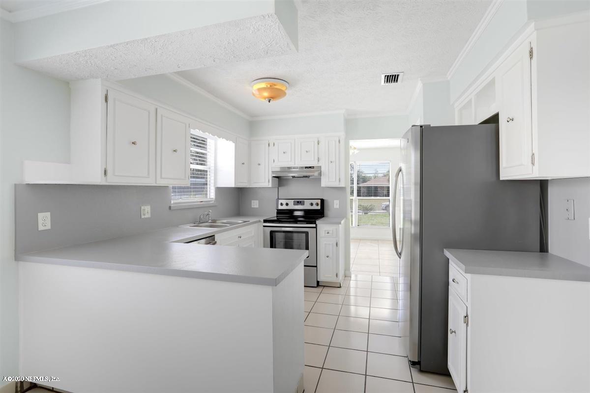 198 Foxridge Road Orange Park, FL 32065 - Photo 8 of 26 07-Kitchen