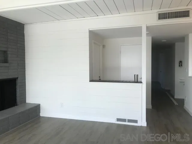 5616 Abalone Place La Jolla, CA 92037 - Photo 11 of 18 a view of an entryway