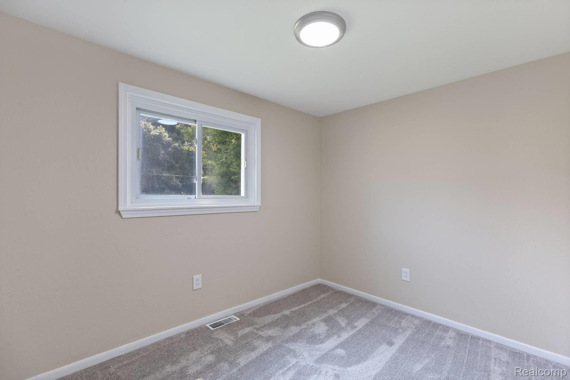 60859 Eyster Road Rochester, MI 48306 - Photo 19 of 32 16 - Image -.jpg