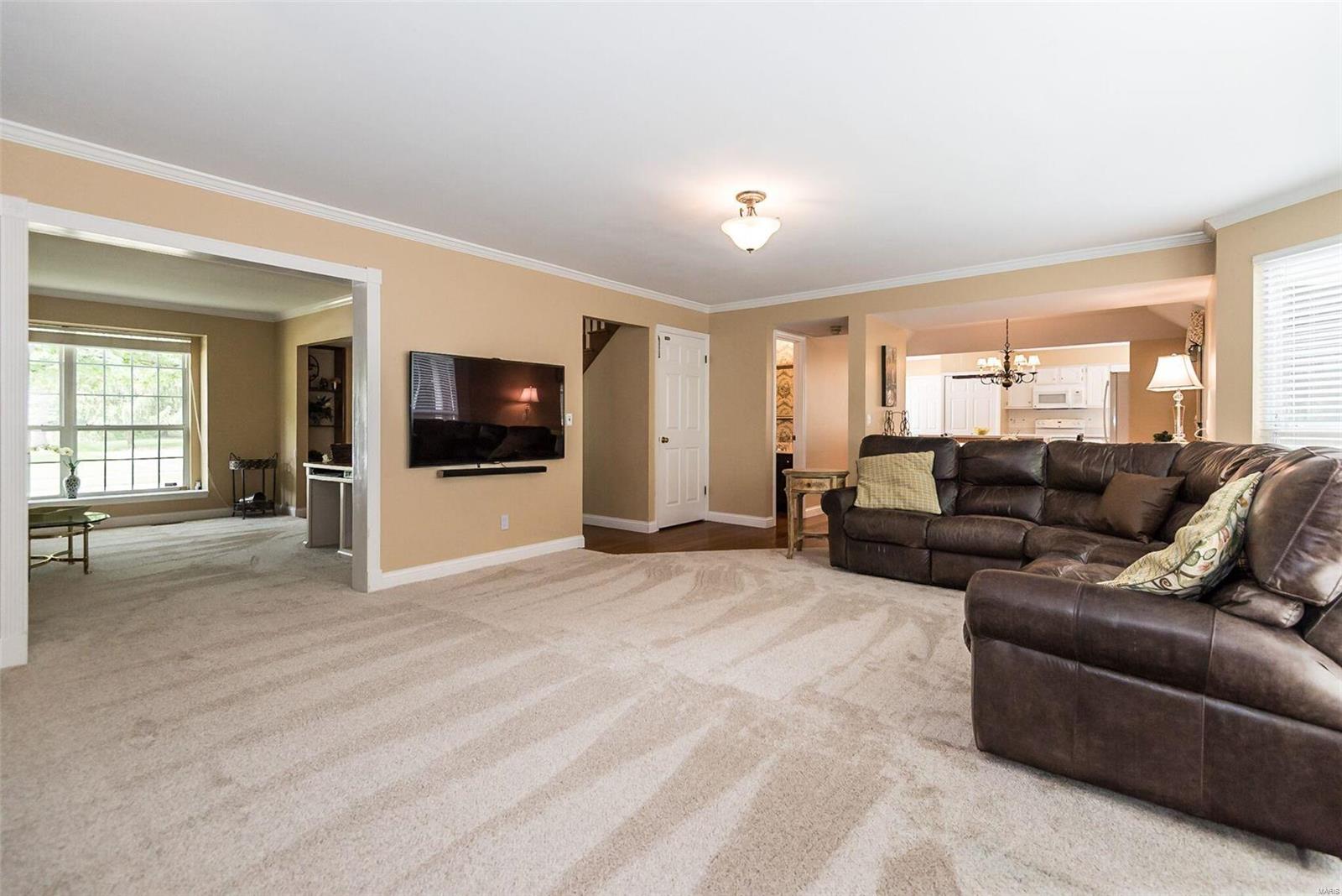 16235 Windfall Ridge Drive Chesterfield, MO 63005 - Photo 10 of 47 Gallery Image 10