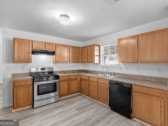 $2,300 | 305 Nunnally Drive, Stockbridge, GA 30281