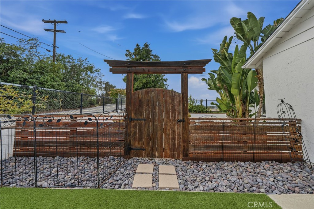 1864 Winterwarm Drive Fallbrook, CA 92028 - Photo 11 of 57 Gate to Zen Garden