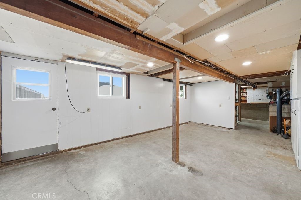 1864 Winterwarm Drive Fallbrook, CA 92028 - Photo 35 of 57 Lower Level Area W/ Separate Entrance