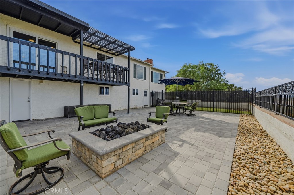 1864 Winterwarm Drive Fallbrook, CA 92028 - Photo 36 of 48 a view of a chairs and table in the patio