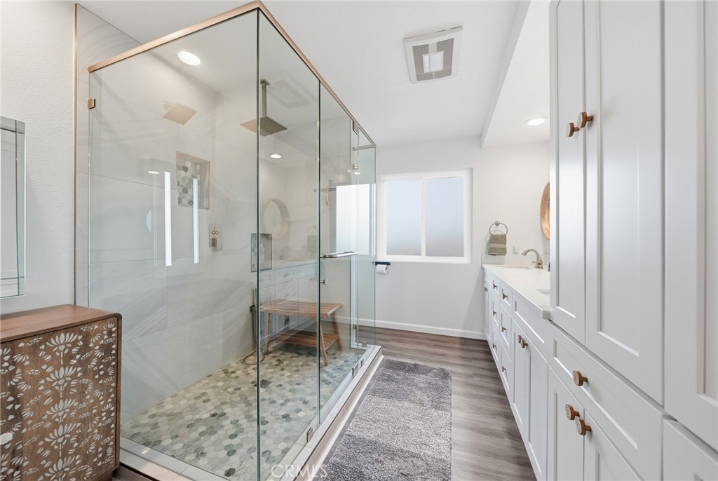 1864 Winterwarm Drive Fallbrook, CA 92028 - Photo 5 of 57 Primary En Suite-Bathroom