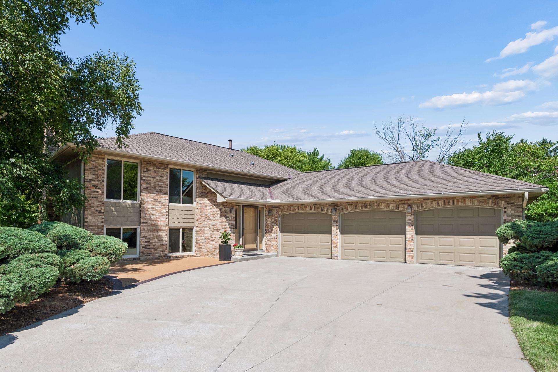 7011 Eagle Ridge Eden Prairie, MN 55346 - Photo 1 of 46 Gallery Image 1