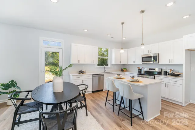 $379,990 | 3031 Breslin Street, Charlotte, NC 28214