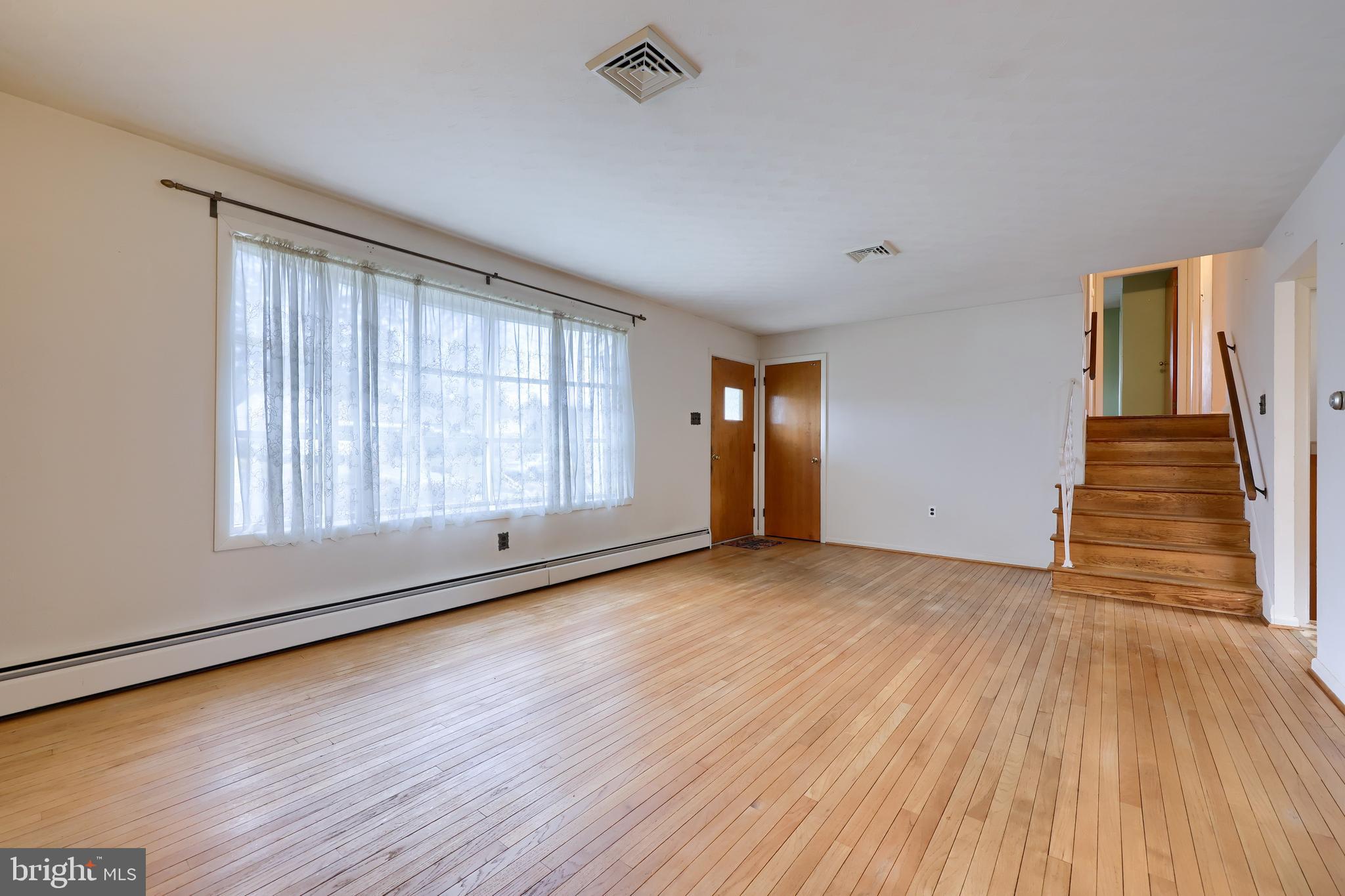 308 Ruth Drive York, PA 17403 - Photo 7 of 36 Gallery Image 7