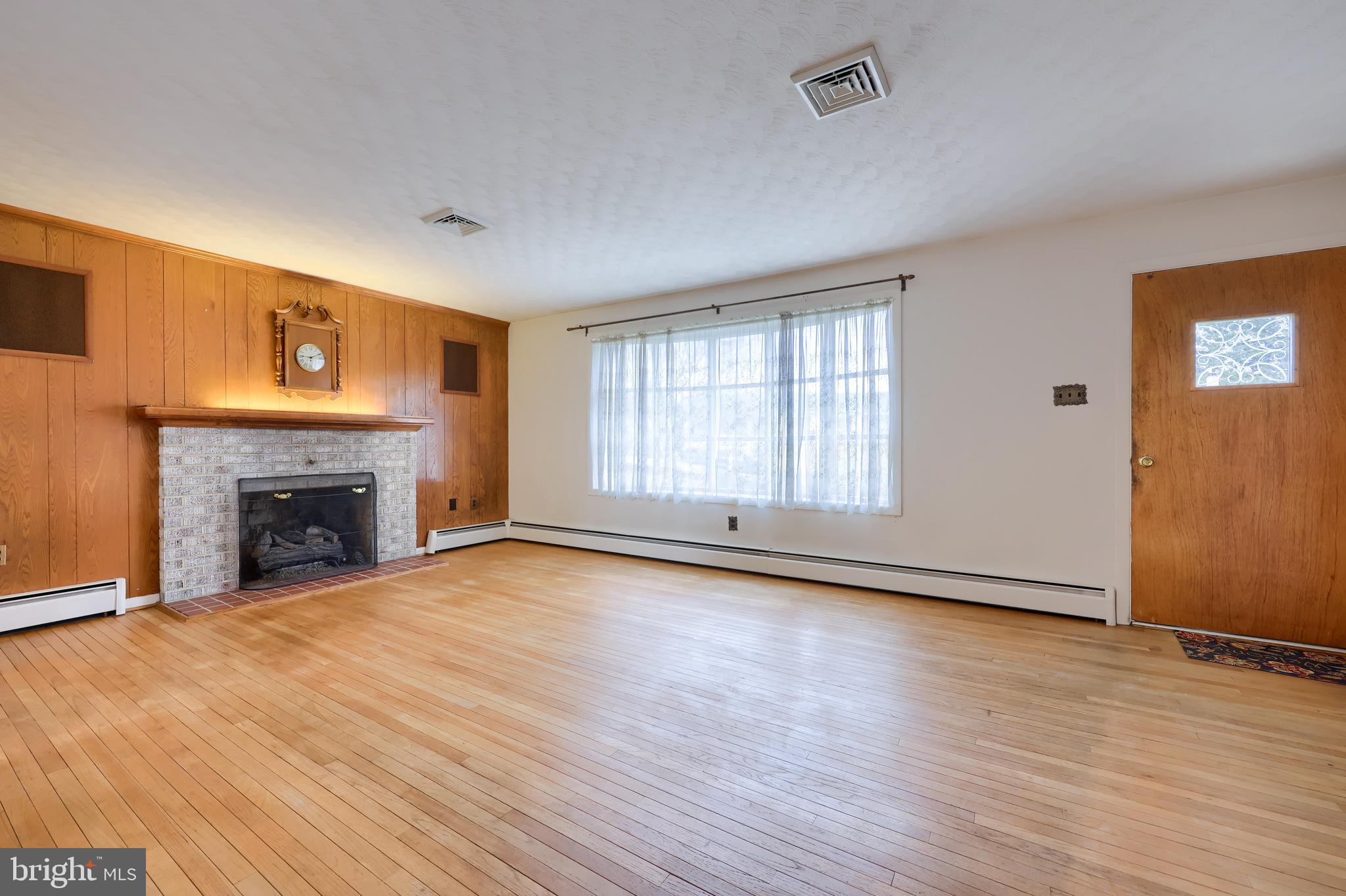 308 Ruth Drive York, PA 17403 - Photo 8 of 36 Gallery Image 8