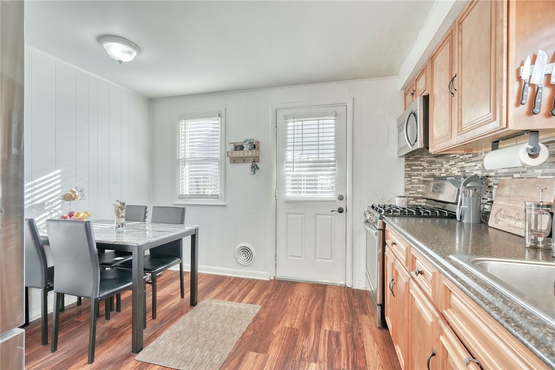 232 Fielding Road Greece, NY 14626 - Photo 5 of 36