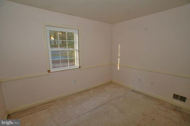 15216 Watergate Road Silver Spring, MD 20905 - Photo 13 of 29 Bedroom#4