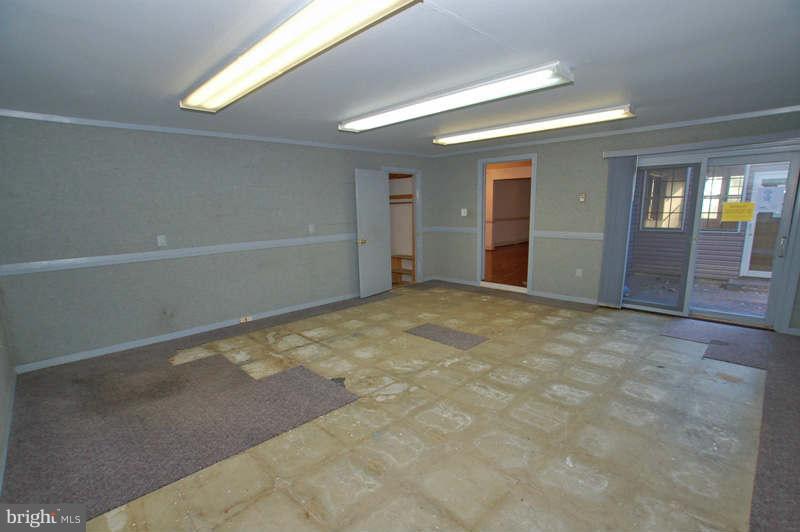 15216 Watergate Road Silver Spring, MD 20905 - Photo 16 of 29 Den/Office