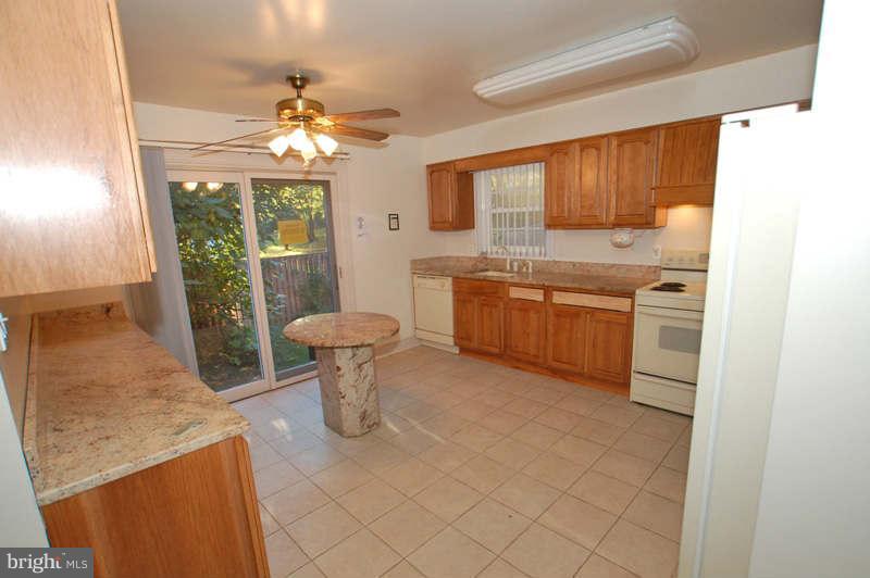 15216 Watergate Road Silver Spring, MD 20905 - Photo 23 of 29 Kitchen