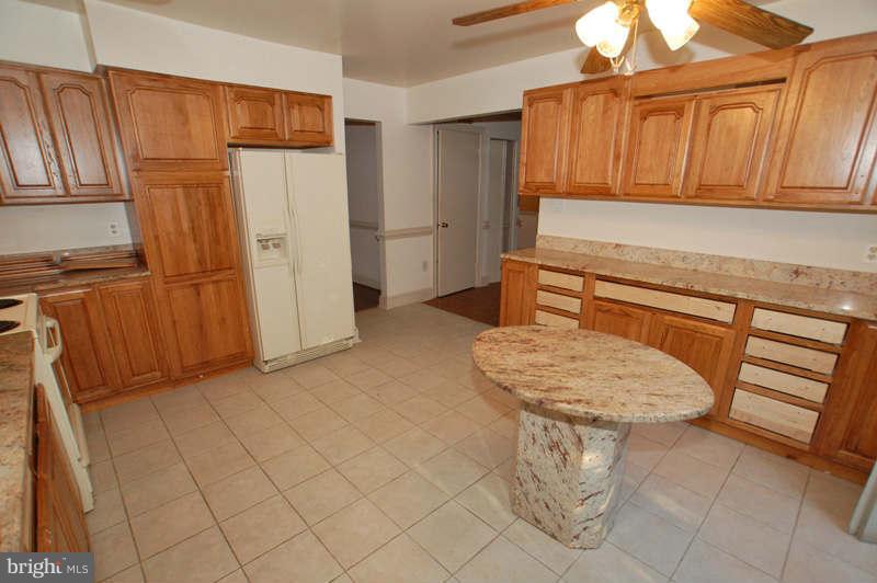 15216 Watergate Road Silver Spring, MD 20905 - Photo 24 of 29 Kitchen