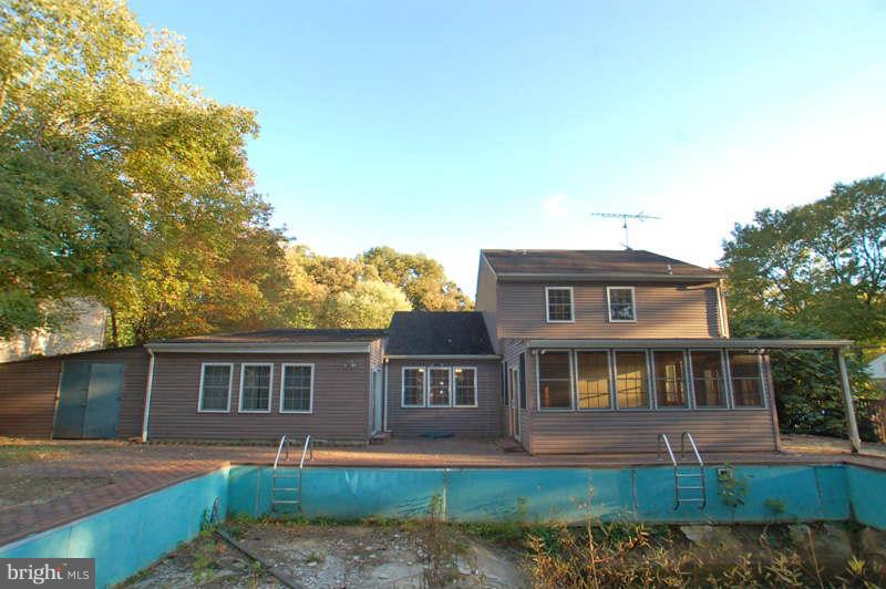15216 Watergate Road Silver Spring, MD 20905 - Photo 26 of 29 Exterior (Rear)