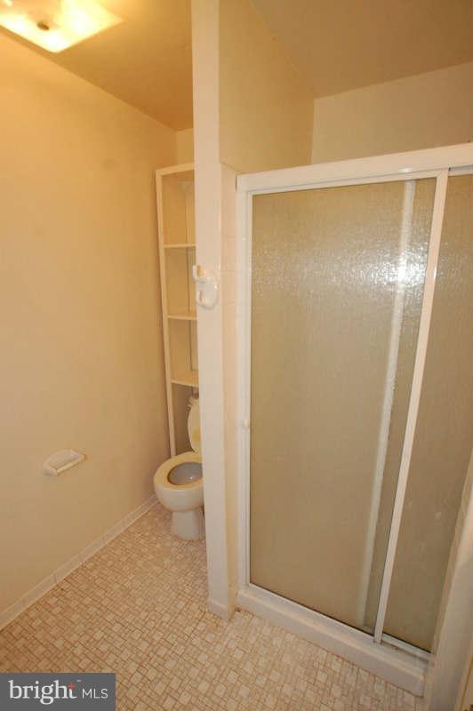 15216 Watergate Road Silver Spring, MD 20905 - Photo 5 of 29 Bath (Master)