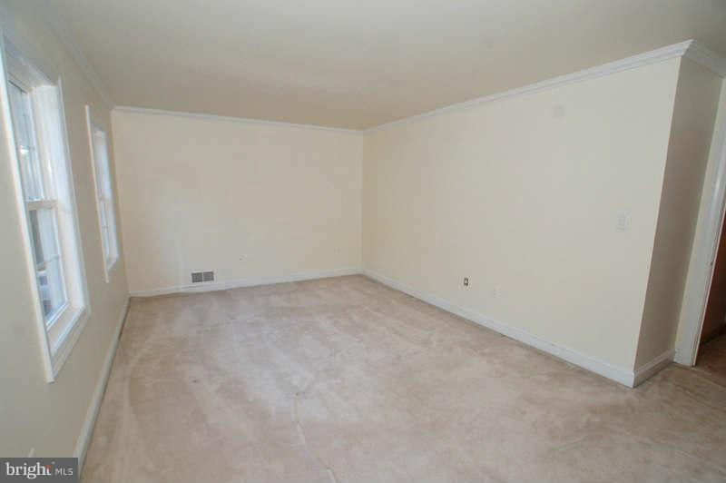 15216 Watergate Road Silver Spring, MD 20905 - Photo 8 of 29 Bedroom (Master)