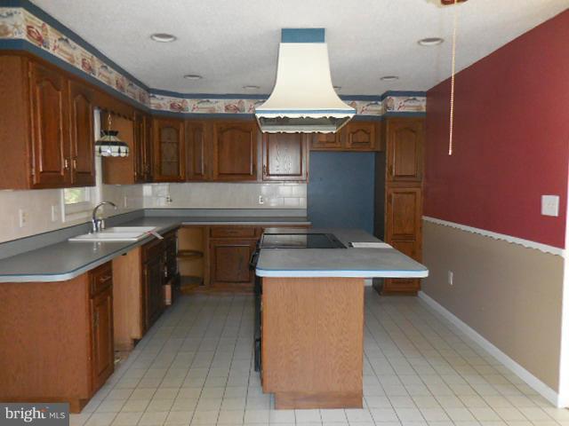 6918 Yale Road Baltimore, MD 21220 - Photo 3 of 17 Kitchen
