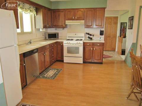 8253 Noblet Road Davison, MI 48423 - Photo 5 of 16 20413272-4.JPG