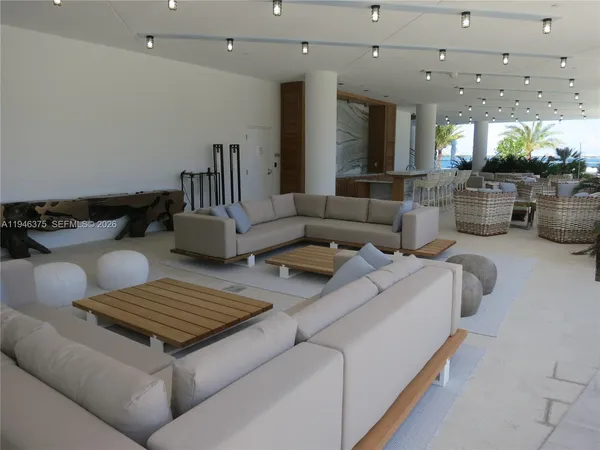 $3,995 | 2900 Northeast 7th Avenue, Unit 808, Miami, FL 33137