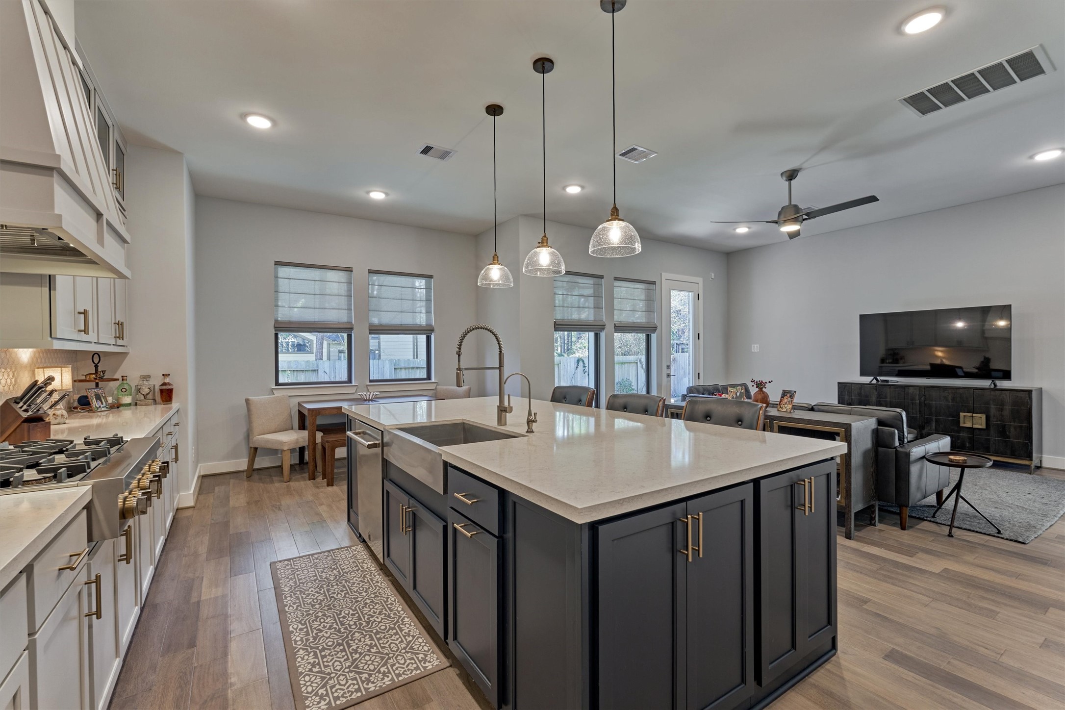 2 Honeycomb Ridge Place Spring, TX 77380 - Photo 15 of 36